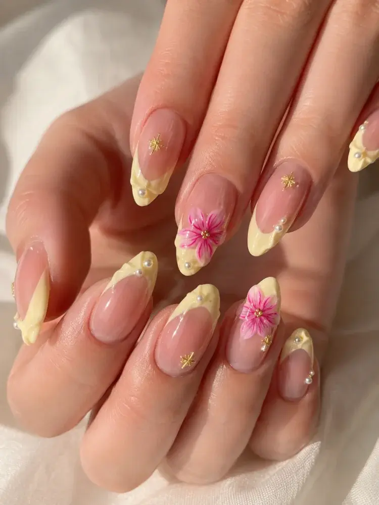 Romantic Floral Nail Art Kit with Pearl and Gold Details - фото 5