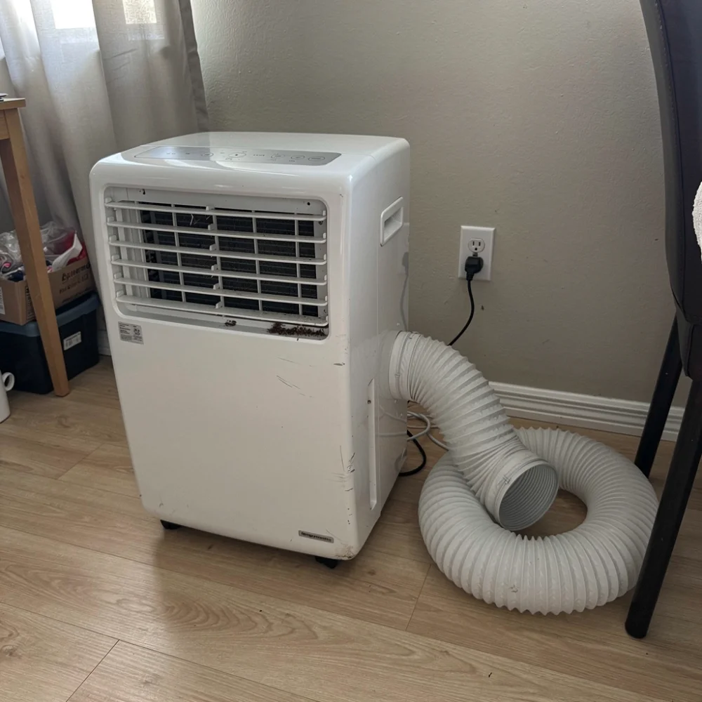 Portable Air Conditioner with Hose, Works Good - фото 1