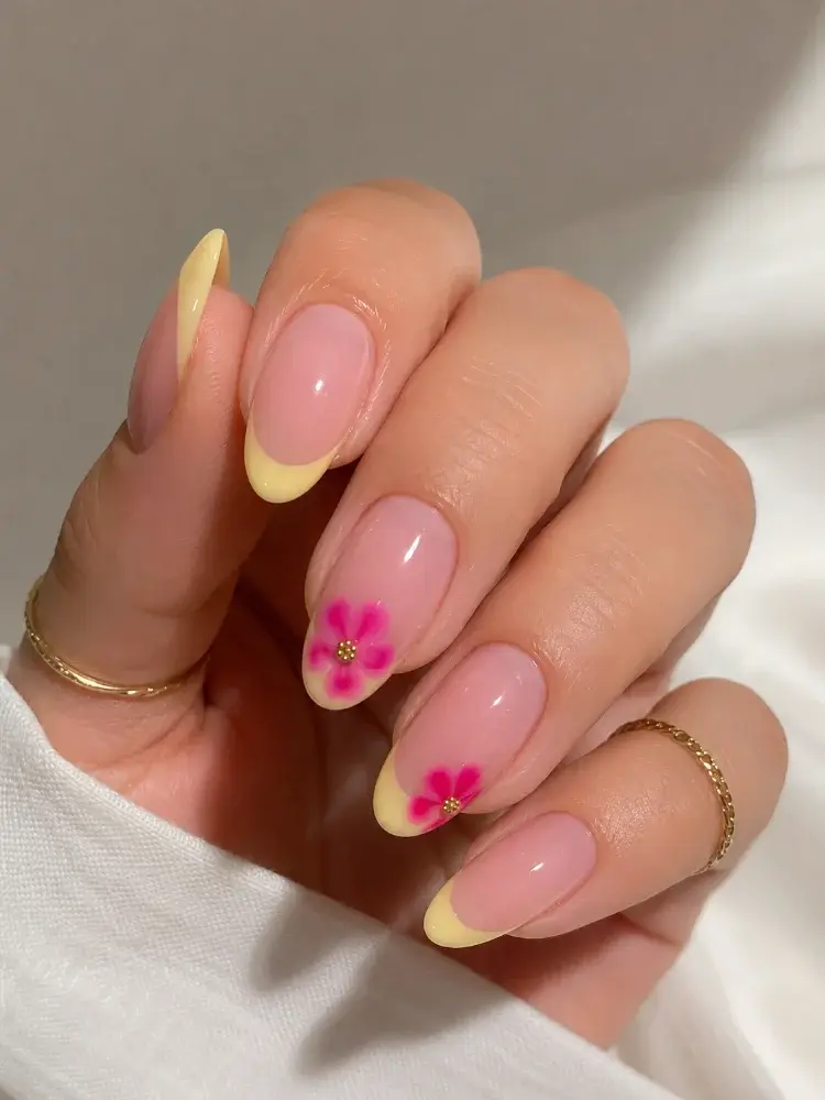 Soft Lemon French Nail Set with Fuchsia Flower Accents - фото 6