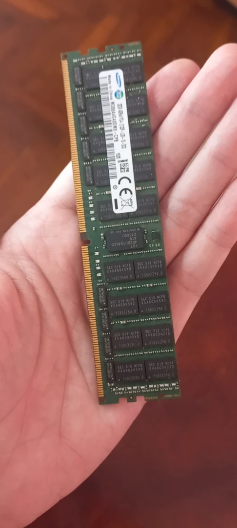 Samsung 32GB DDR4-2133 LRDIMM ECC 4Rx4 - серверна оперативка