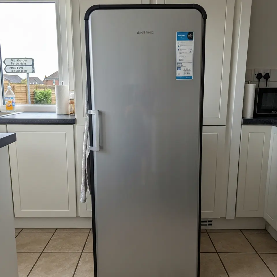 Tall fridge freezer, silver, working perfectly - Liverpool for collection - фото 1