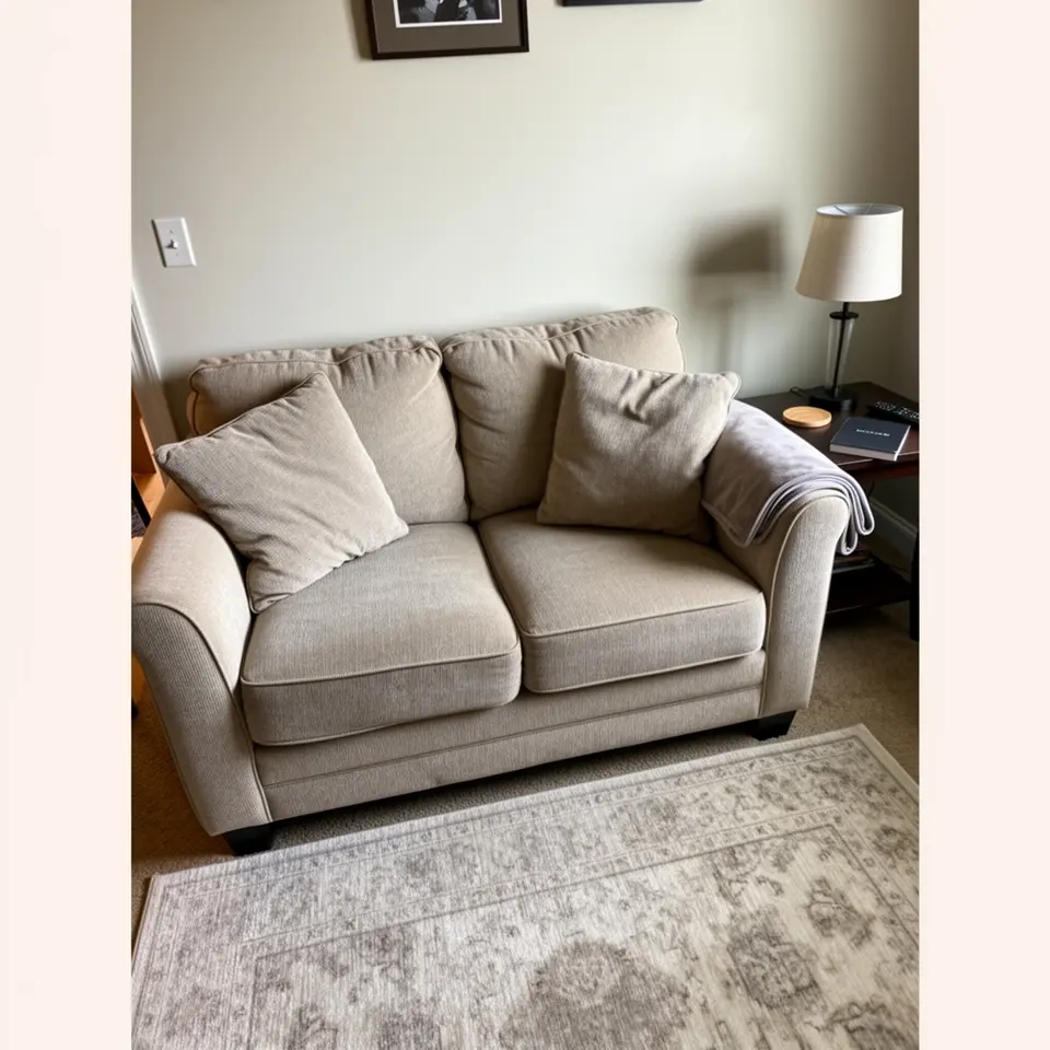 Small Sofa for Living Room or Guest Room, Light Use - фото 1