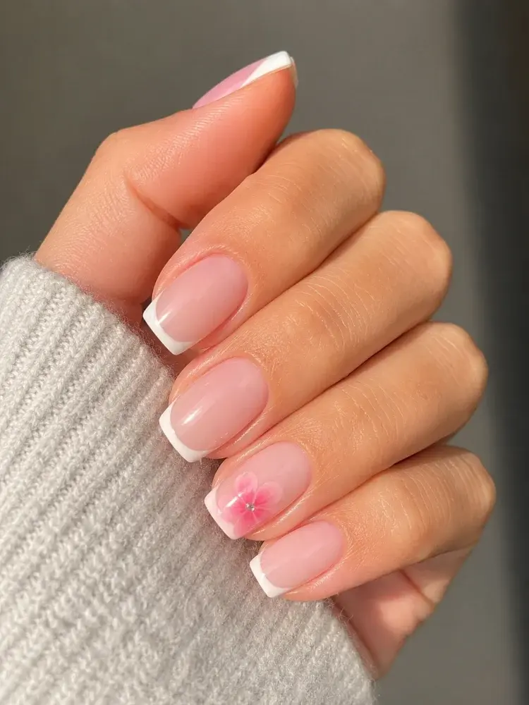 Short Square French Press-On Nails with Floral Accent - фото 5