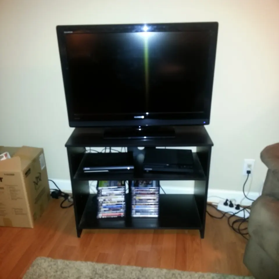 Black TV Stand with Shelves, Works Fine - фото 1