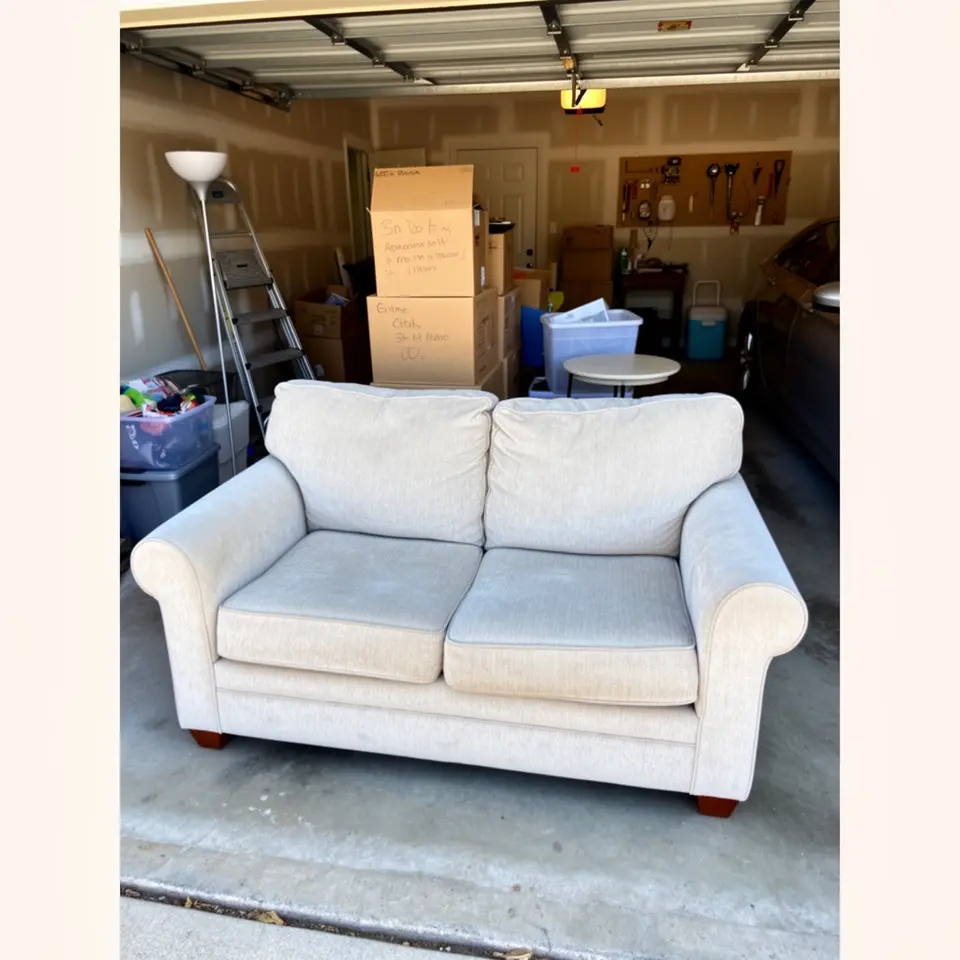 Used Loveseat, Great for Apartment - фото 1