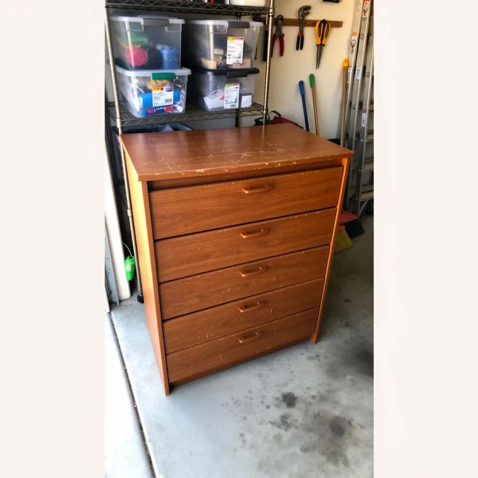 Wood Dresser, Minor Scratches, Moving Sale 368e-2 - фото 1