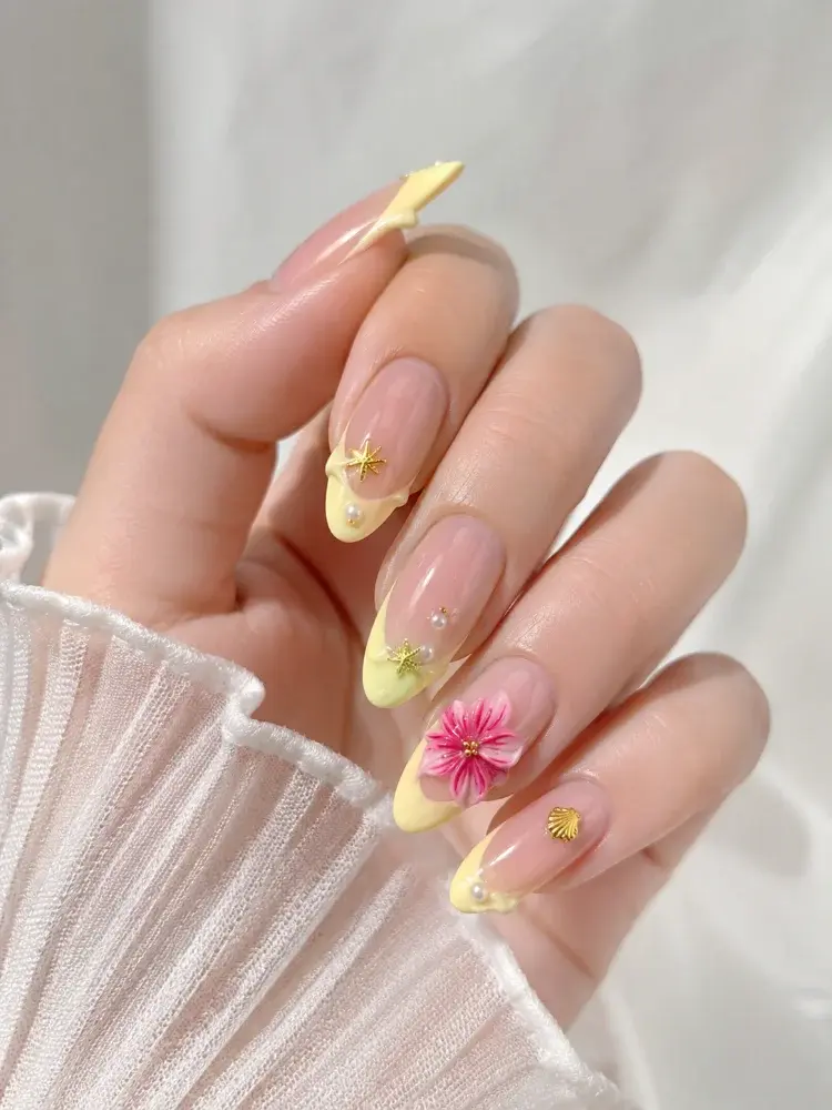 Romantic Floral Nail Art Kit with Pearl and Gold Details - фото 4
