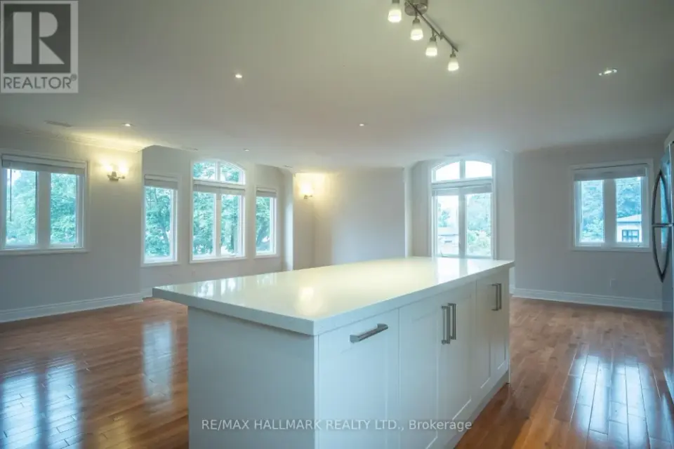 6 GRIGGSDEN AVENUE Toronto (Humber Heights), Ontario M9P2Z5 - фото 2