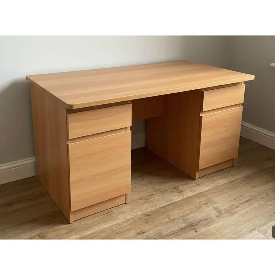 Small student desk, light wood finish - Bath ready to collect - фото 1