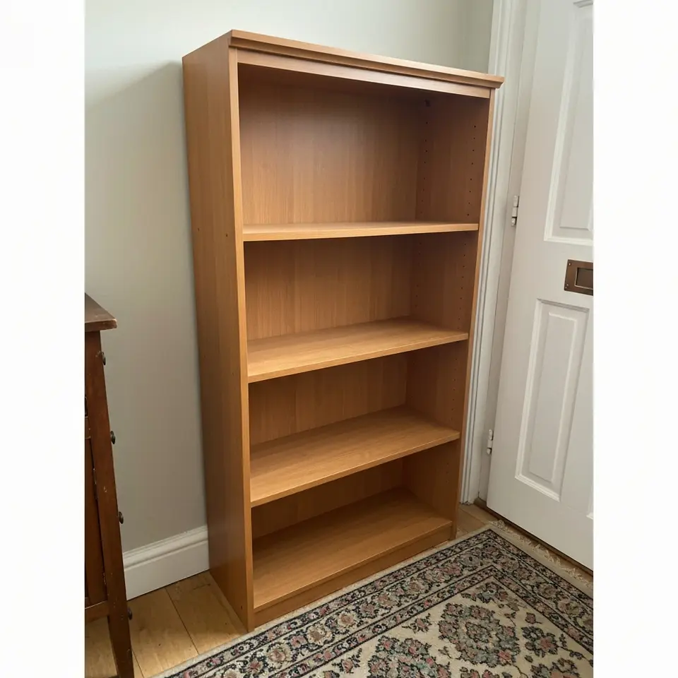Pair of oak effect bookcases, tidy and sturdy - фото 1