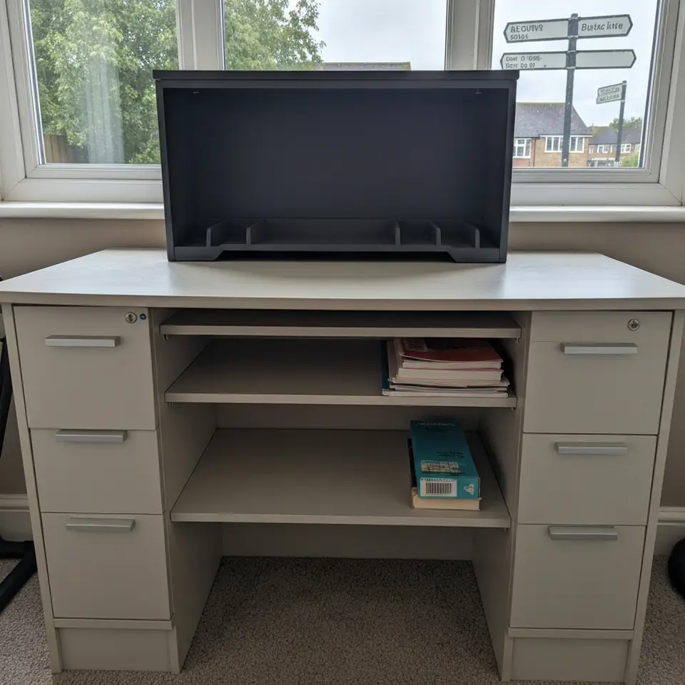 Home office desk with cable tray - Bath for collection - фото 1