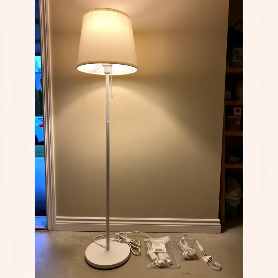 IKEA floor lamp - clean home item, pickup in Hamilton - фото 1