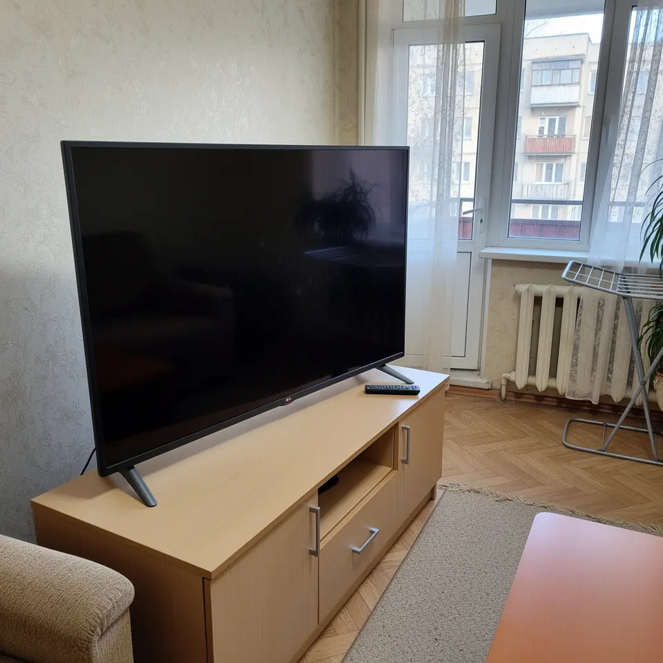 LG 55 дюймів 4K у гарному стані - фото 1