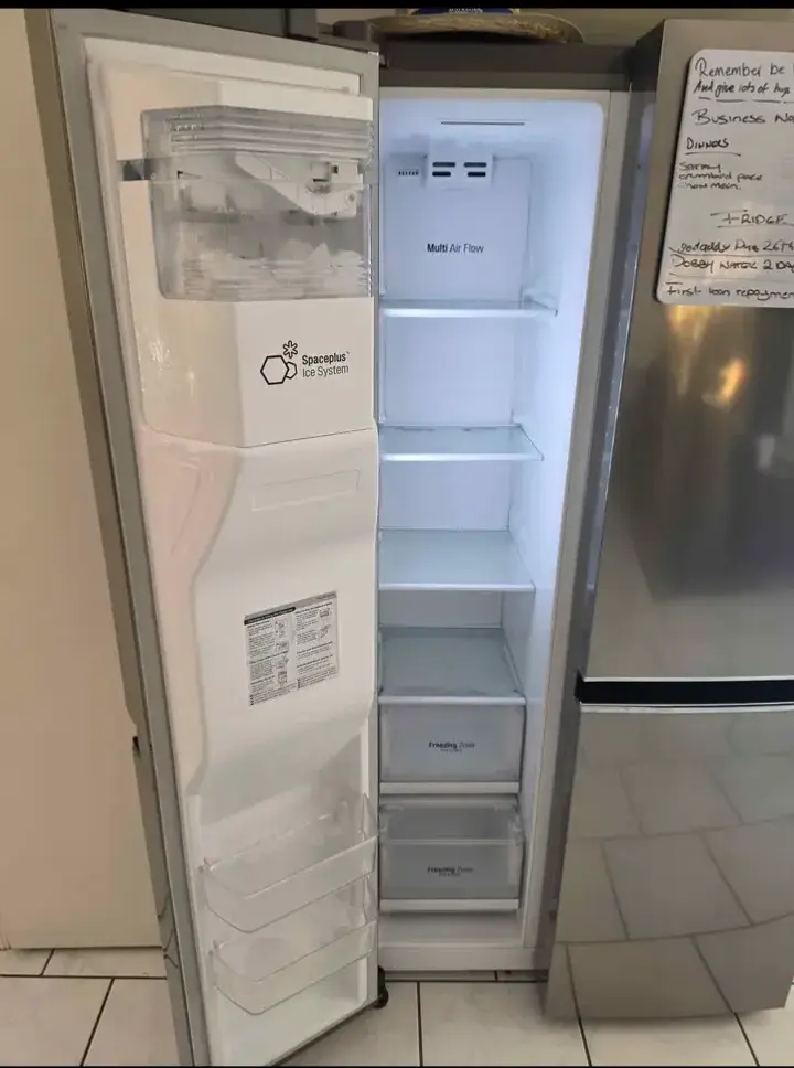 LG French Door Refrigerator with Water and Ice Dispenser – S - фото 5