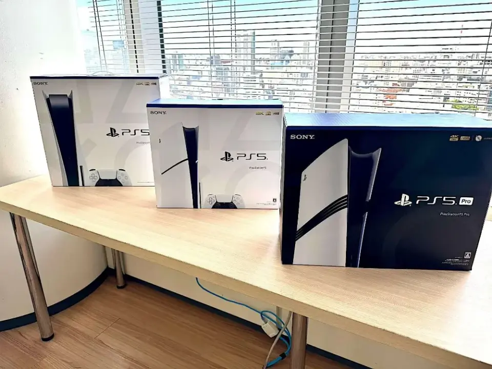 Sony PlayStation 5 Pro Console White (PS5 Pro) - фото 1