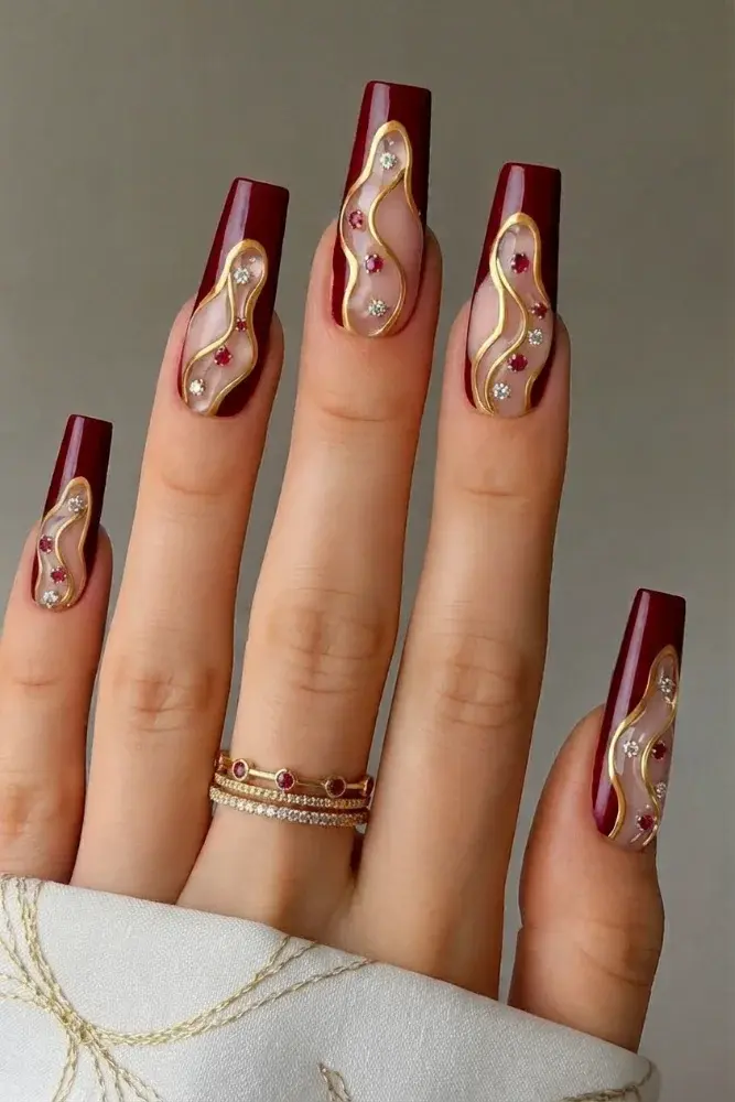 Elegant Burgundy Marble Nails with Gold Details | Luxury - фото 4