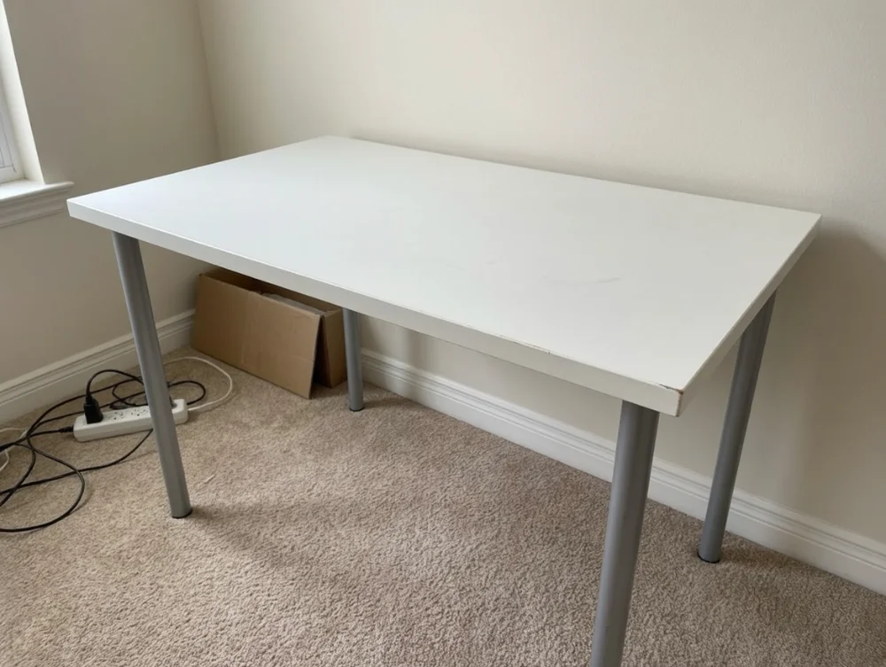 IKEA Desk, Clean and Sturdy - фото 1