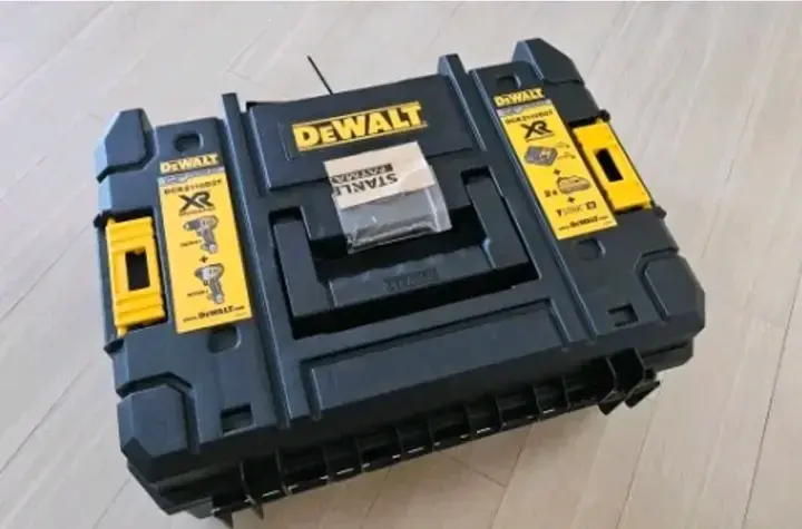 DeWalt drill - фото 2