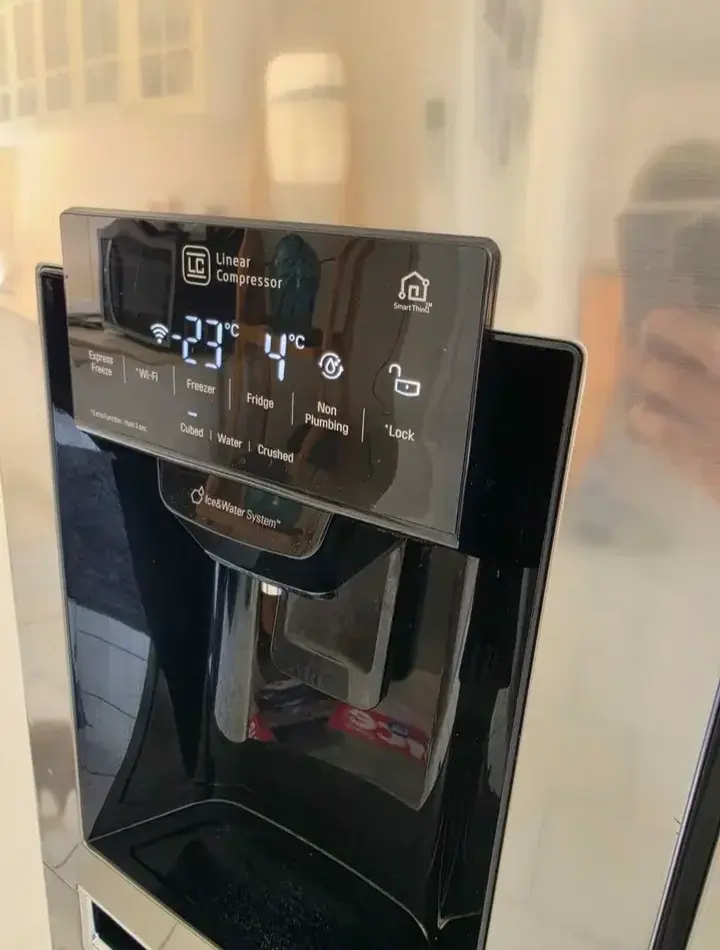 LG French Door Refrigerator with Water and Ice Dispenser – S - фото 2