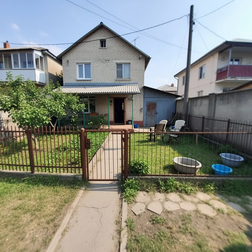 Оренда будинку з подвір’ям для сім’ї - фото 1