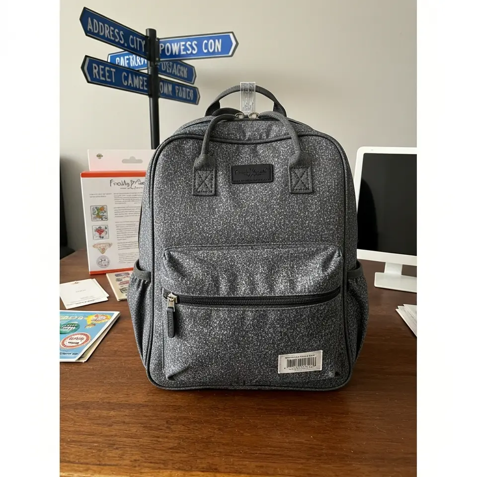 Family Cleanout: Freshly Picked Convertible Diaper Backpack - фото 1
