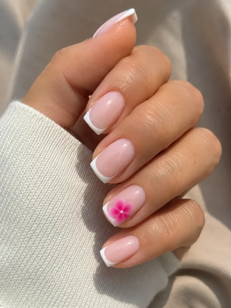 Short Square French Press-On Nails with Floral Accent - фото 4