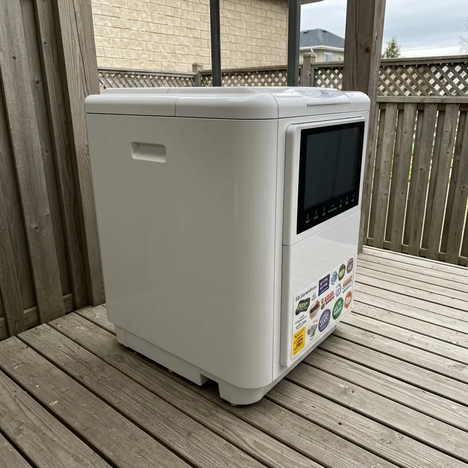 Whirlpool stainless fridge, pickup in Surrey - фото 1