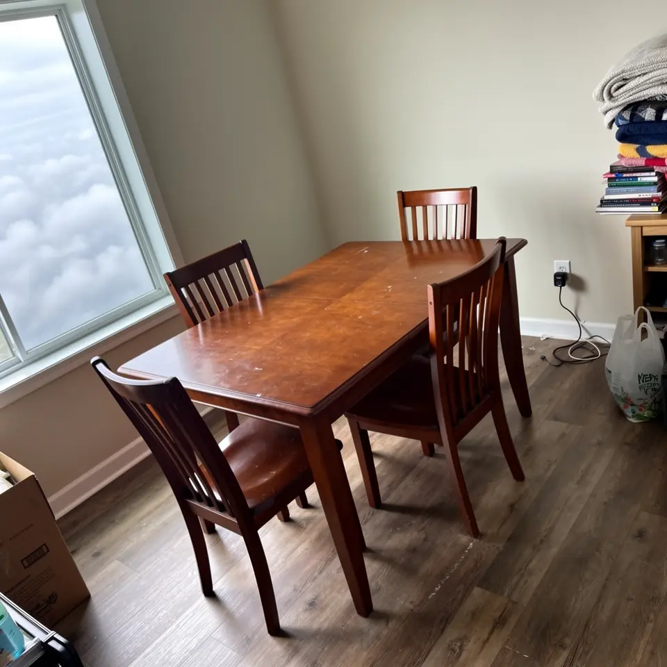 Dining Table with 4 Chairs, Used, Light Use - фото 1
