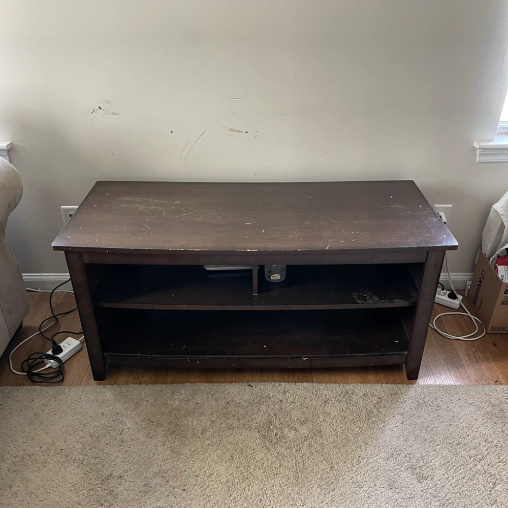 TV Stand in Good Condition - фото 1