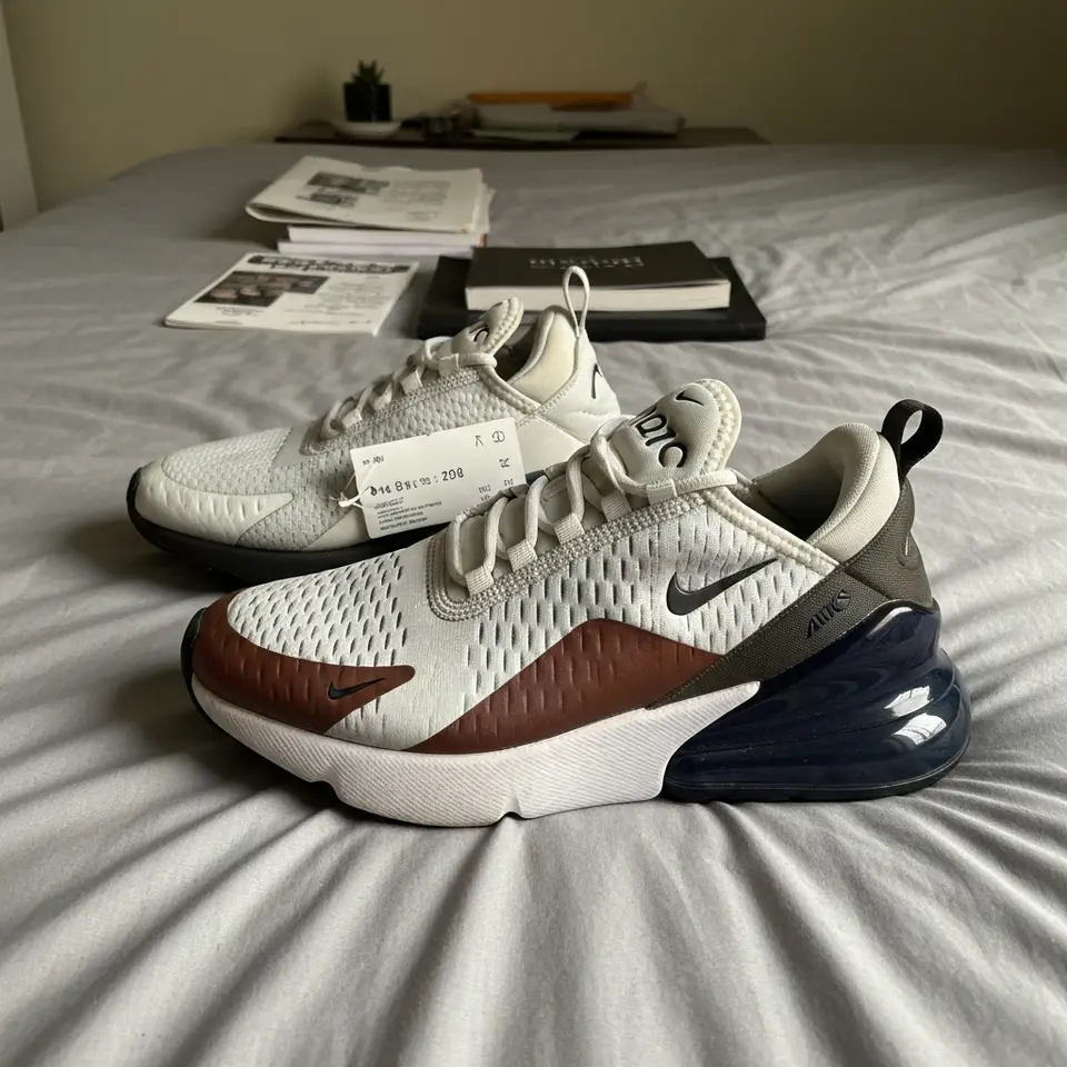 Like-New Nike Air Max 270 Sneakers, Women's Size 7.5 - фото 1
