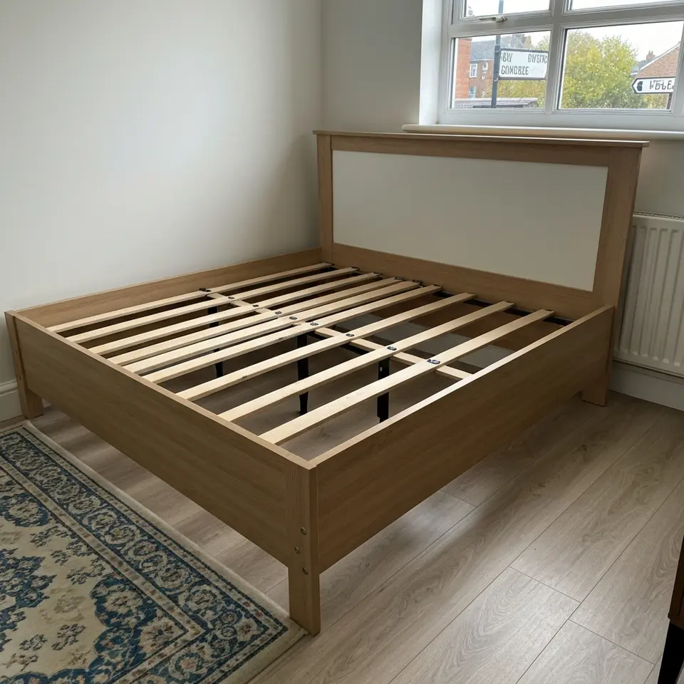 Narrow bookcase for hallway or bedroom, good practical condition - фото 1
