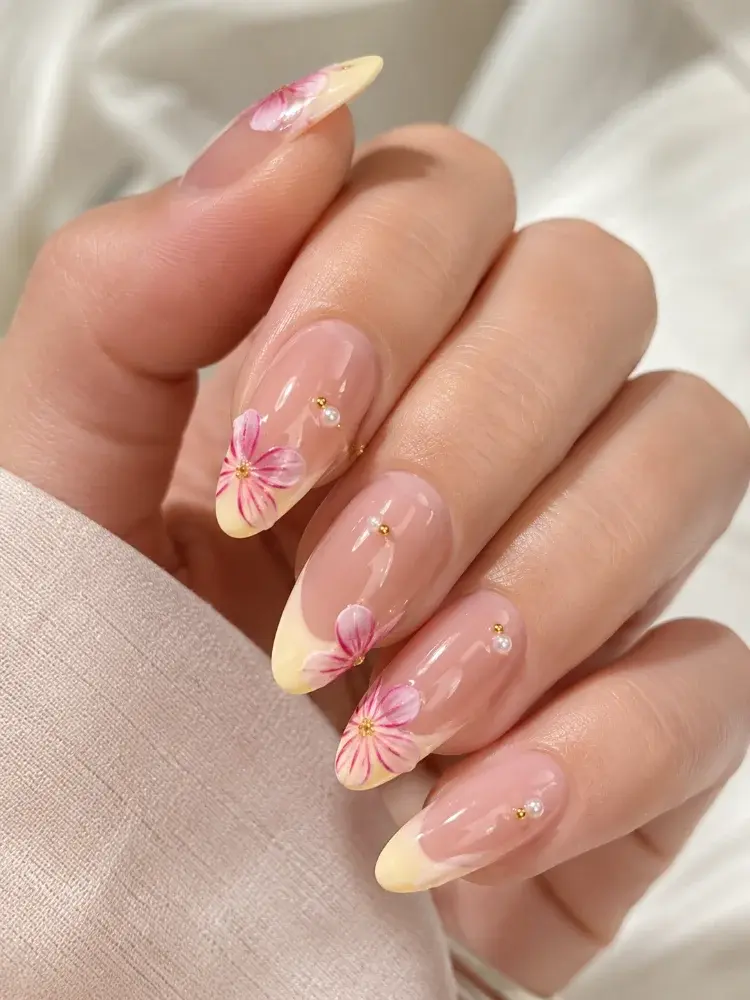 Romantic Floral Nail Art Kit with Pearl and Gold Details - фото 6