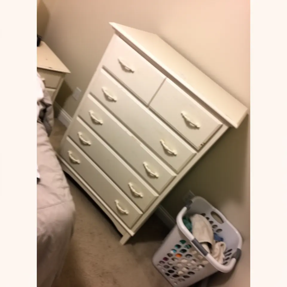 White Dresser with 5 Drawers, Pickup Only - фото 1