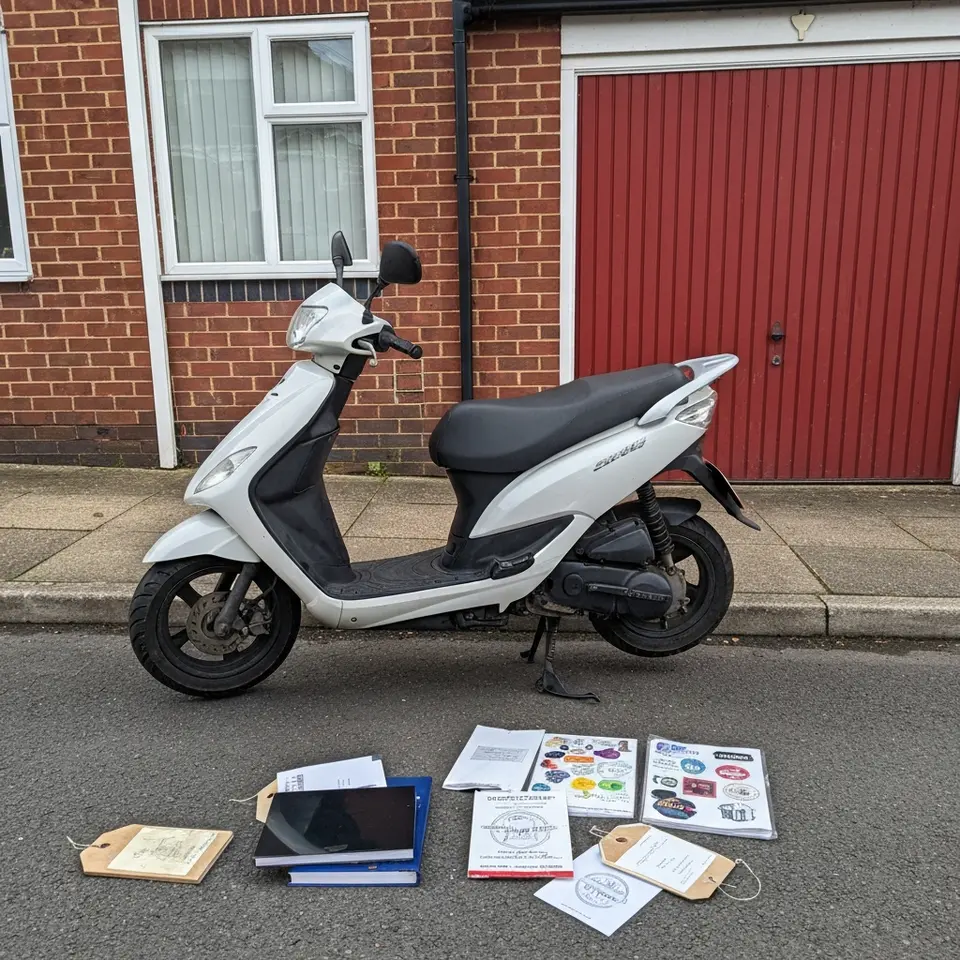 Honda PCX scooter, economical commuter, genuine local sale - фото 1