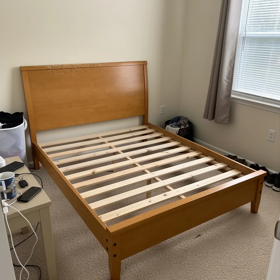 Bed Frame with Headboard, Used, Light Use - фото 1