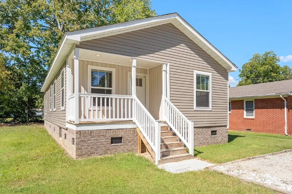  3 beds   2 baths - фото 1