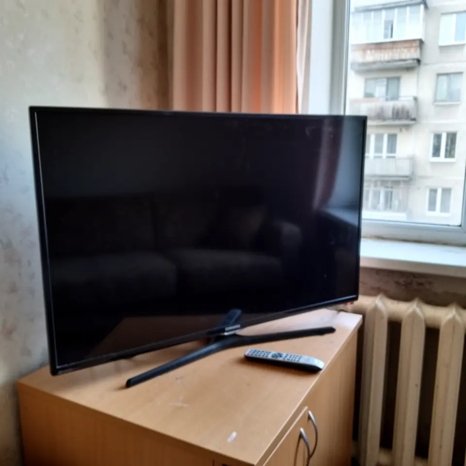 Телевізор Samsung Smart TV 43 дюйми - фото 1