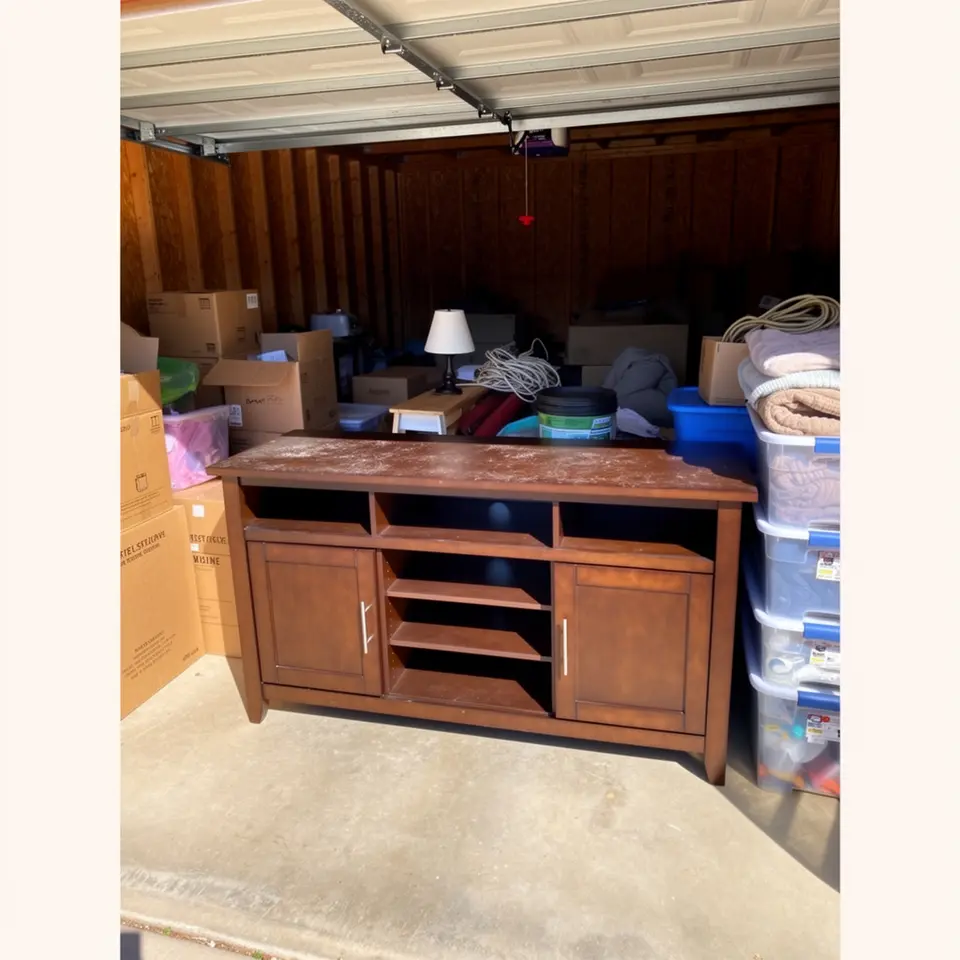 Media Console for Living Room, Pickup Only - фото 1