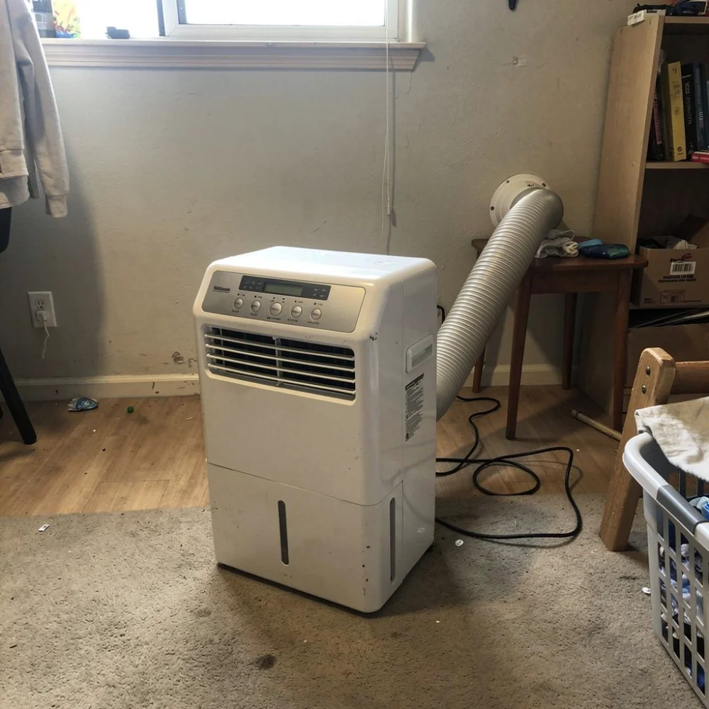Portable AC Unit with Exhaust Hose Included - фото 1