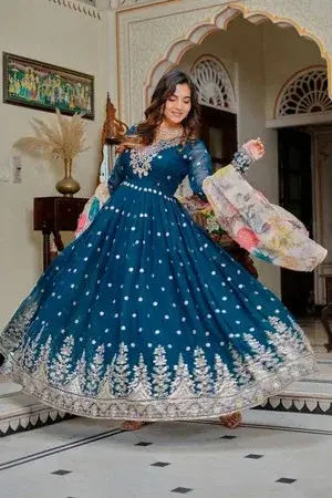 Discover Designer Lehengas for Every Celebration - фото 1