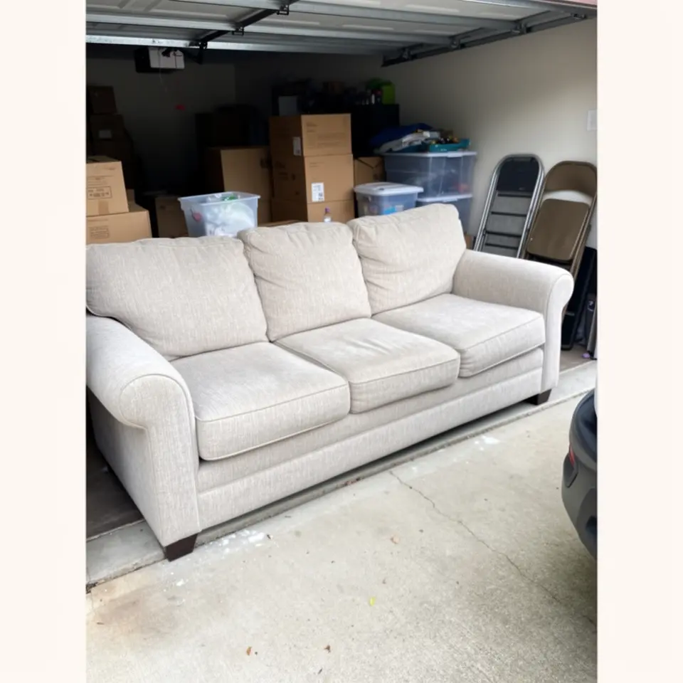 Neutral Fabric Sofa, Smoke-Free Home, Pickup Only - фото 1