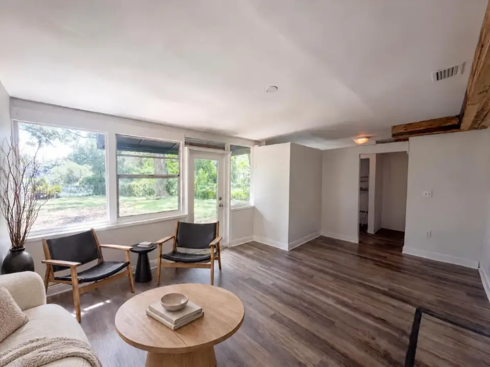 Beautiful Home For Rent 3 bed 2 bath - фото 2