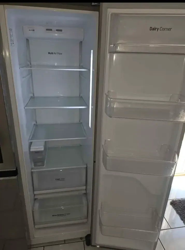 LG French Door Refrigerator with Water and Ice Dispenser – S - фото 3